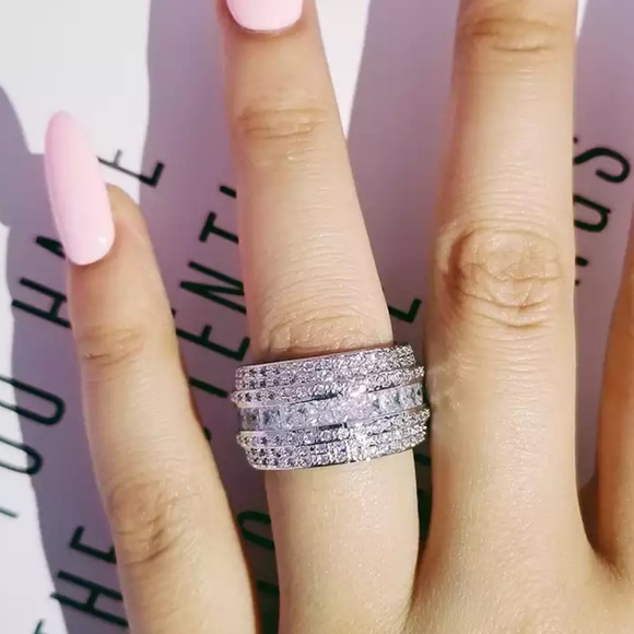 New Luxury Wheel Wedding Band Eternity Ring - Picture 2 of 2